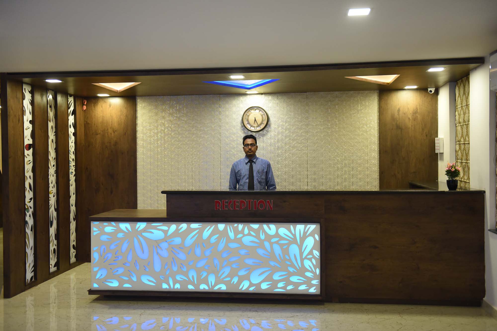 hotel shivaay blue banner